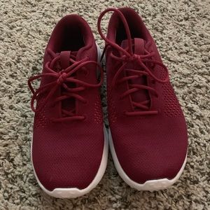 UA soft top running shoe